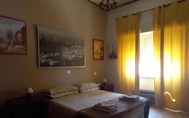 Suite beachfront near the station and Port, 5 beds