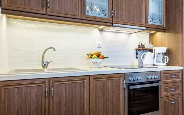Neoclassical apartment with 3 bedrooms in Piraeus