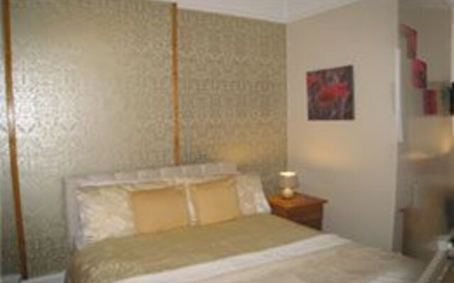 The Clovelly - Guest Accomodation