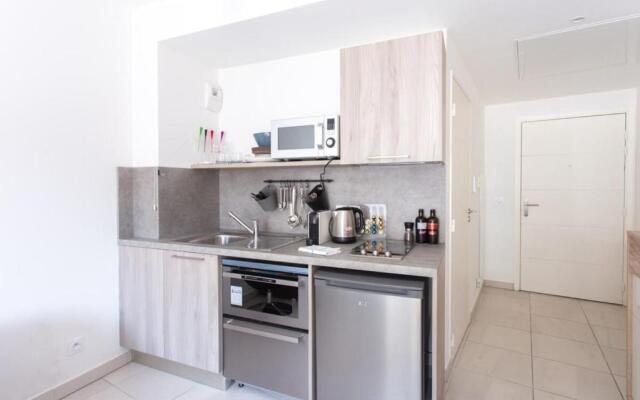 Air-Conditioned Furnished Studio in A Luxury Residence