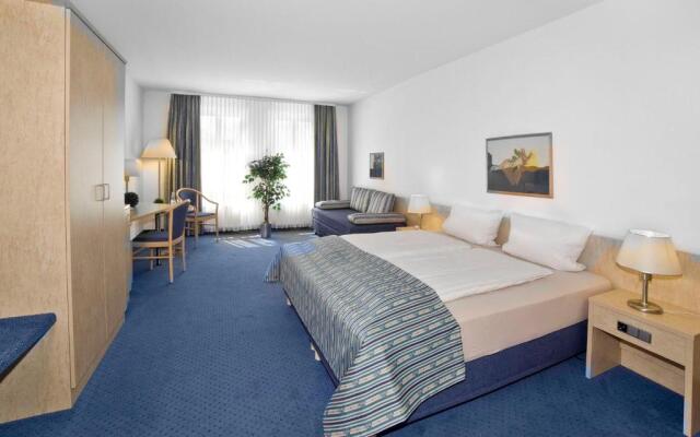 Fairway Hotel