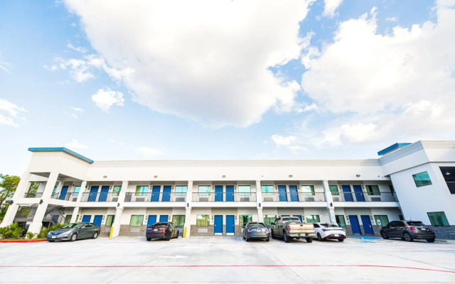 Palace Inn Blue IAH East