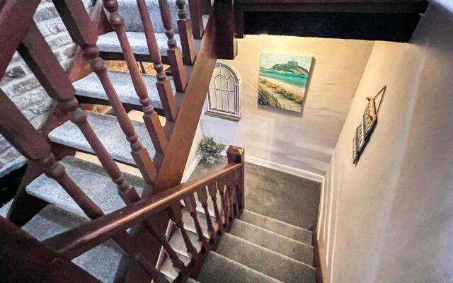 Victoria Cottage 3 Bedroom Grade 2 Listed Cottage Ref#421