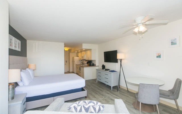 Ilikai Marina Studio City View Condos with Fully Equipped Kitchens & Free Wifi