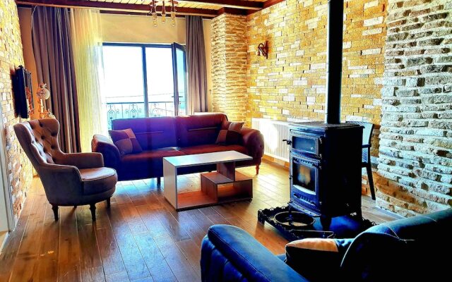 Yeşilsu taş konağı