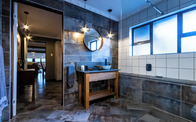 Hornbill Family Suites