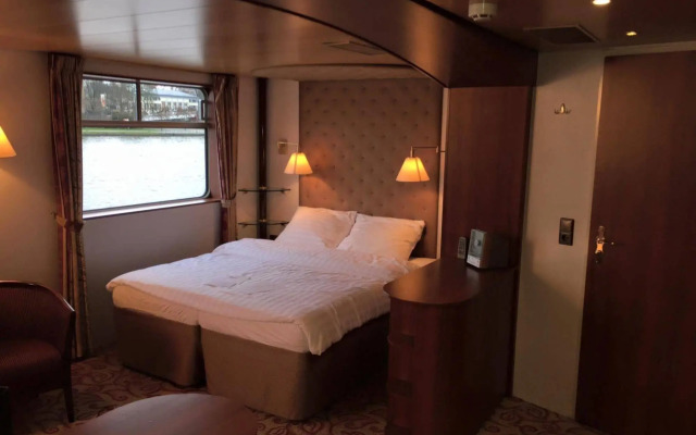 KNM MS Switzerland II - Düsseldorf