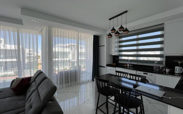 Four Seasons Life Apartments