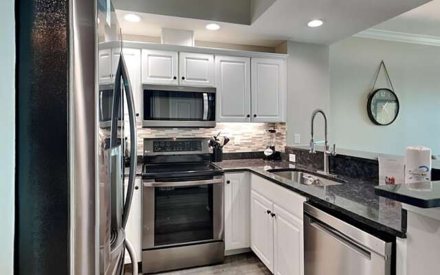 Crystal Shores by Southern Vacation Rentals