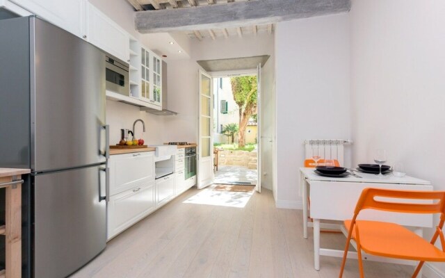 Charming Garden Niche