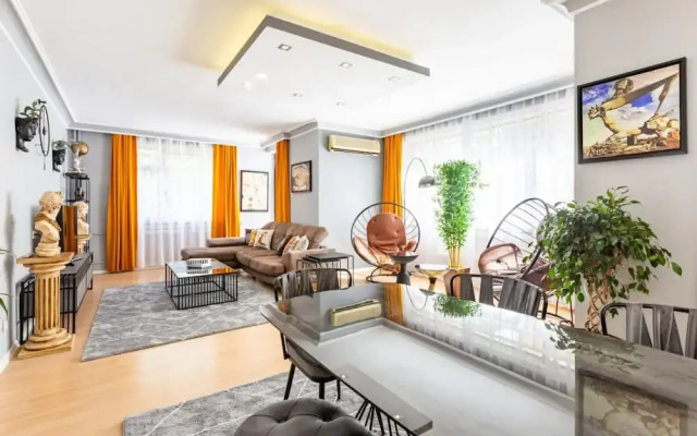 Spacious Apartment on Bagdat Street Kadikoy