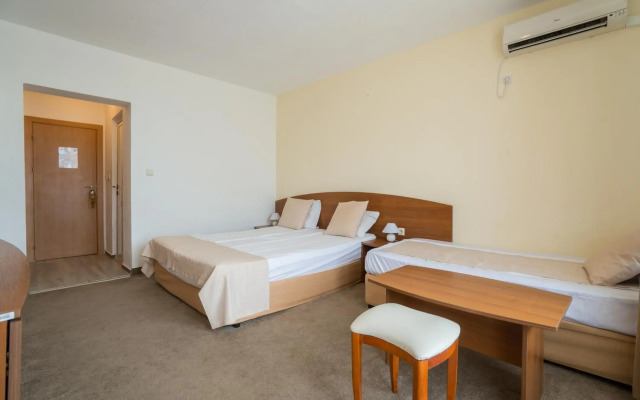 Perla Plaza Hotel