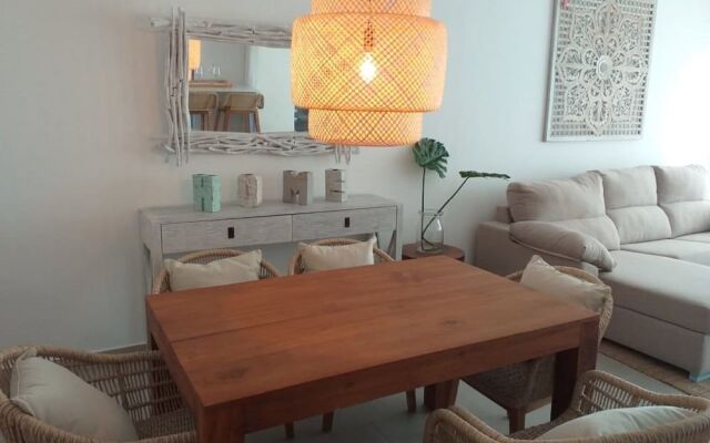 Luxurious Pent House Steps From The Beach C4