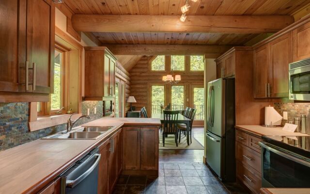 Chalet Caribou