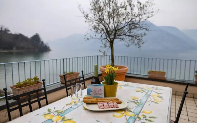 In Suite Lake 2