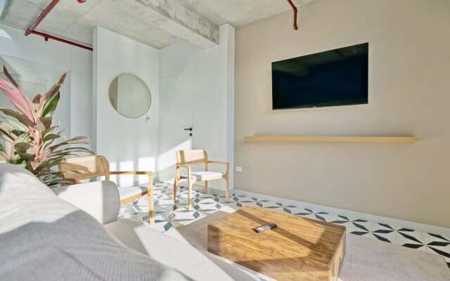 w Splendid 2BR With Terrace in Plaza Herrera