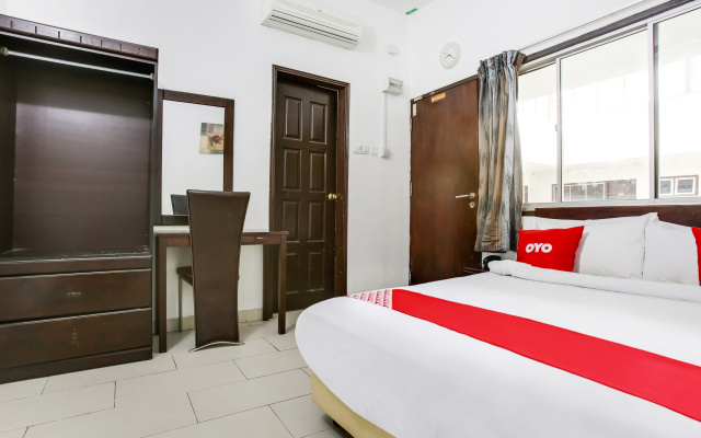 OYO 89571 Eco Palace Hotel