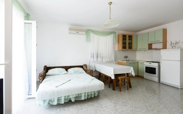 Vese - 100 m from beach - A1(2+2)