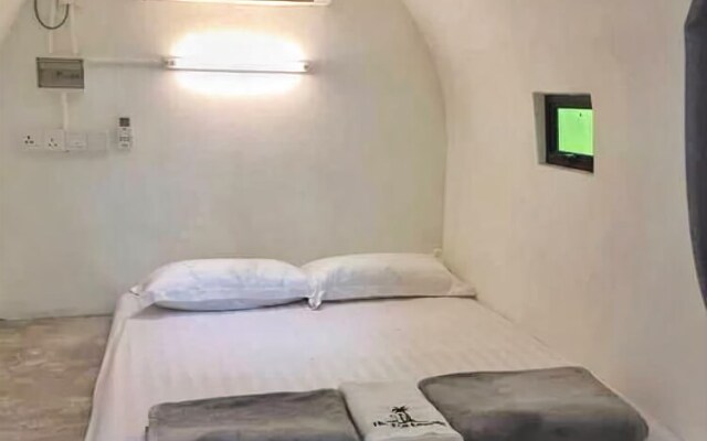 Eco Capsule Resort