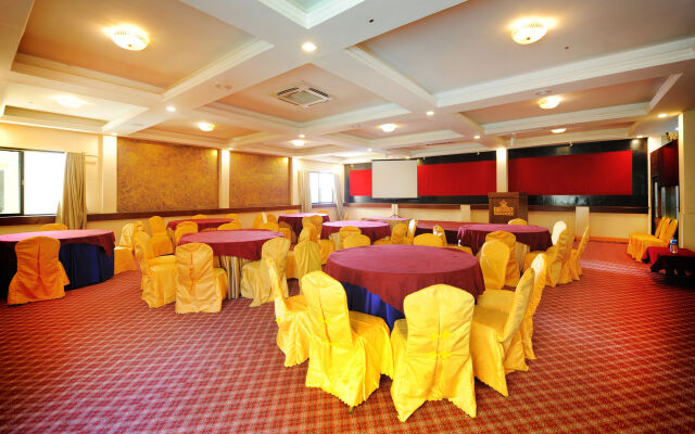 Yellow Pagoda Hotel
