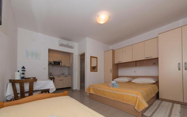 Apartment Villa Bešker