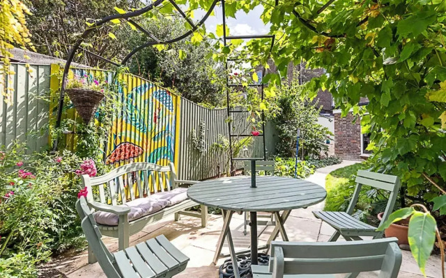 Charming London Retreat