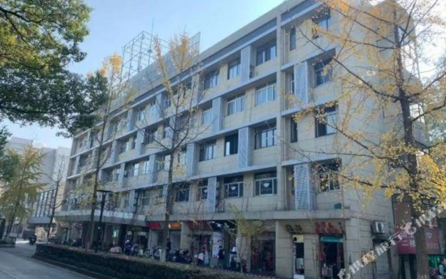 Super 8 Hotel
