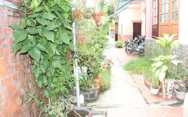 Red Ceramics Homestay
