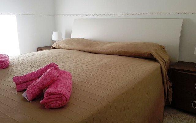 Villa Gaia Sleeps 6 In Marzamemi