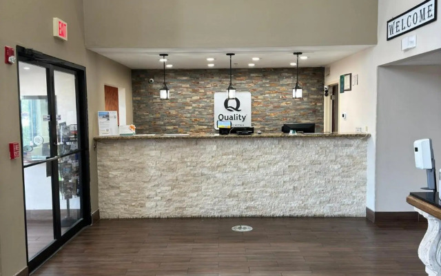 Quality Inn & Suites Pine Bluff