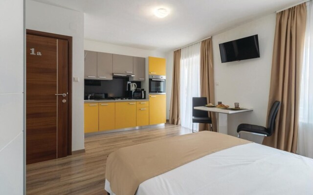 Nice Home in Zadar With Wifi and 8 Bedrooms