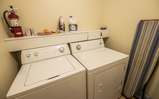 Peaceful Indian Ridge Oaks 4 Bedroom Home by Redawning