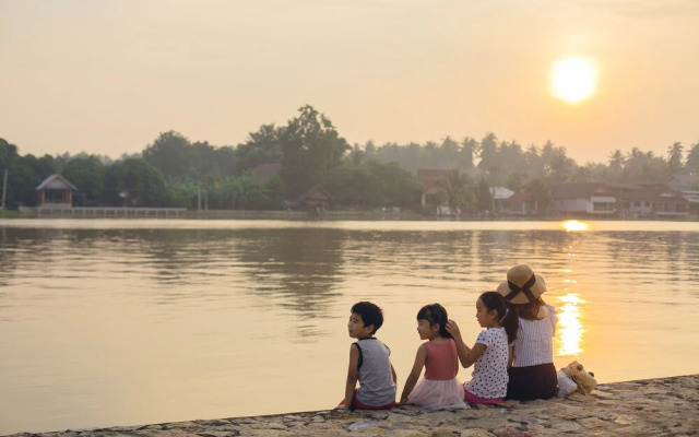 Na Tree Tara Riverside Resort Amphawa Damnoensaduak