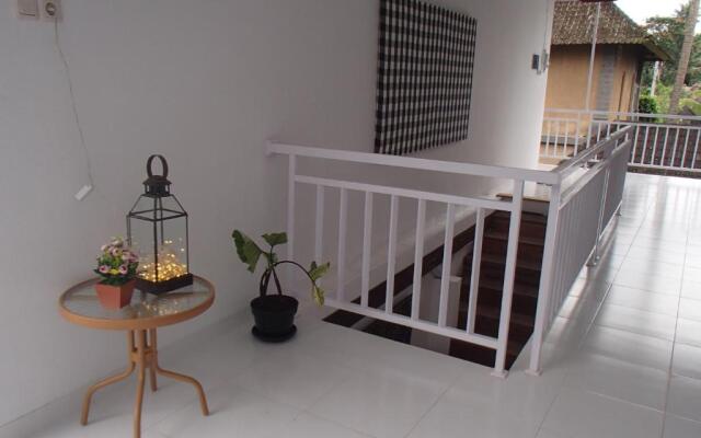 Askara Guest House - Hostel