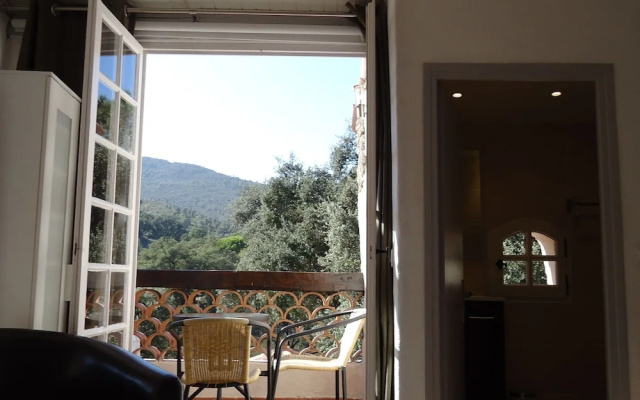 Modern House With Terrace, Near the Popular St. Maxime