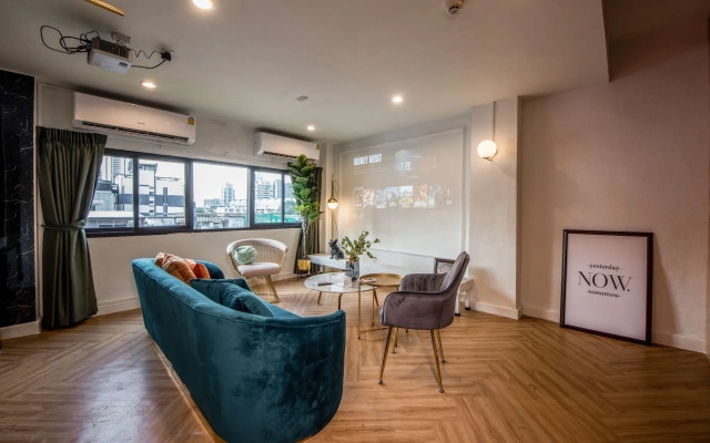 Theme Boutique Hotel