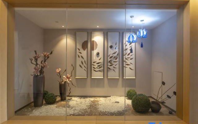 Rongyu International Hotel (Jishhou Municipal Government Ganzhou Ancient City Branch)