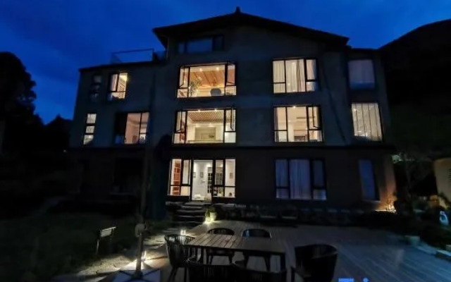 Yi Shuang Ren Hostel