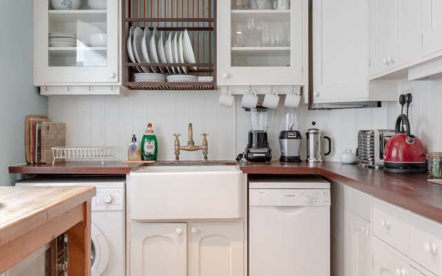 1 Bedroom Apartment in Kennington With Garden