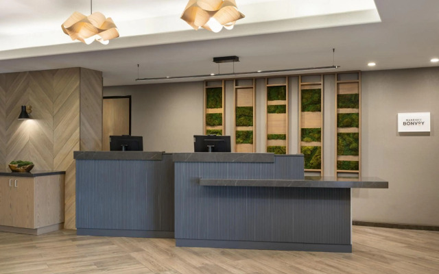 Fairfield by Marriott Inn & Suites Fresno River Park