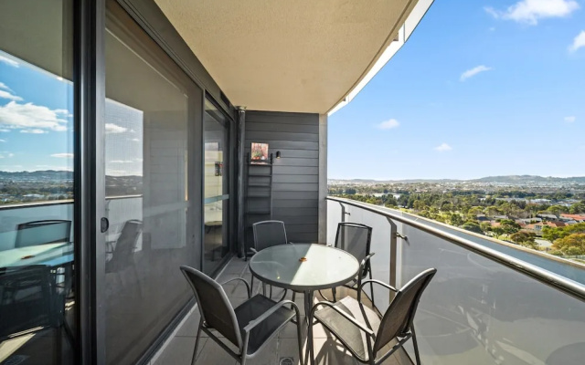 Light-filled 1-bed Apartment With Pool & Gym – Balcony – Gungahlin