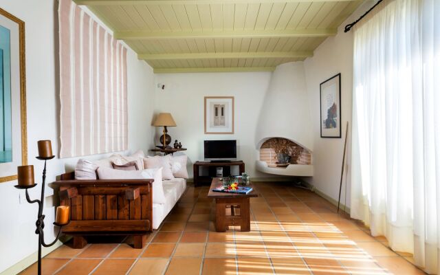 Mykopetra Villas