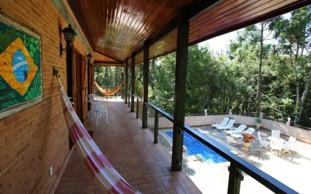 Linda Casa nas montanhas