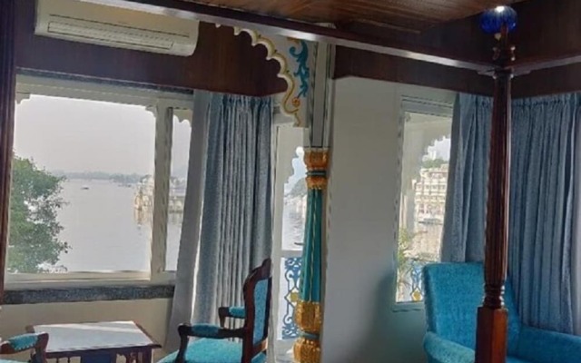Jheel Hotel and Restaurent