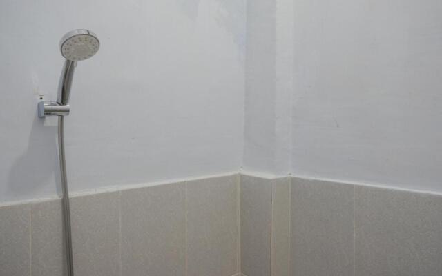 RedDoorz near Pasar Baru Mamuju