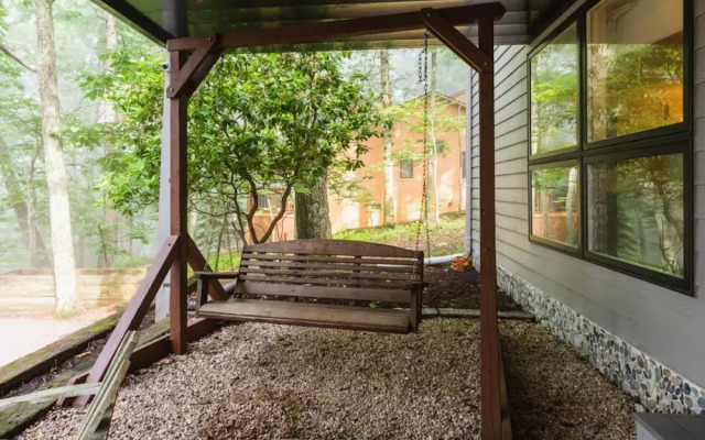 Wintergreen Retreat Jacuzzi Sauna dog Friendly