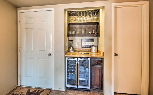 Patio & Fireplace: Country Club Pinetop Condo!