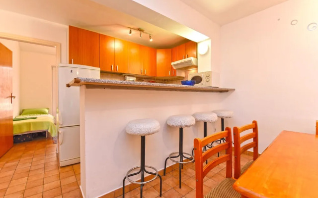 Apartment 1562