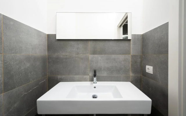 Alkamuri Posh Hotel Spa 107 Jacuzzi Suite