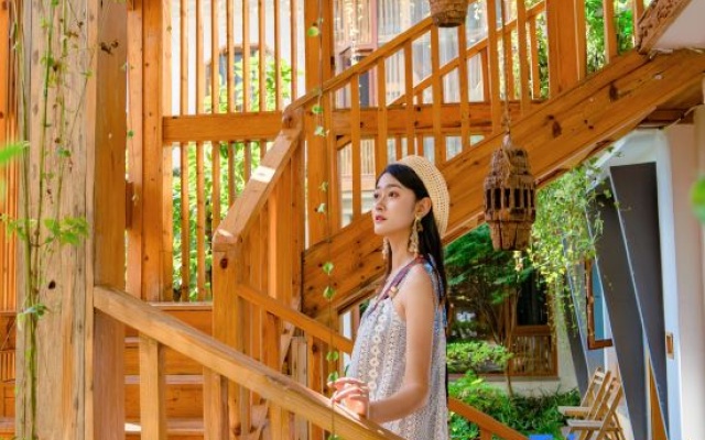 LiJiang Ancient Town DaMei Huasu · JuShe | SenYe Glowscape Designer Homestay (Dashuiche Branch) – People – Lijiang
